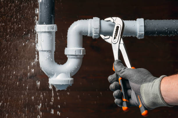Professional Leak Detection technician working in Woodlawn, OH